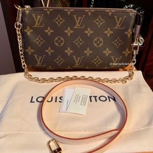 Pochette Accessoires in Monogram